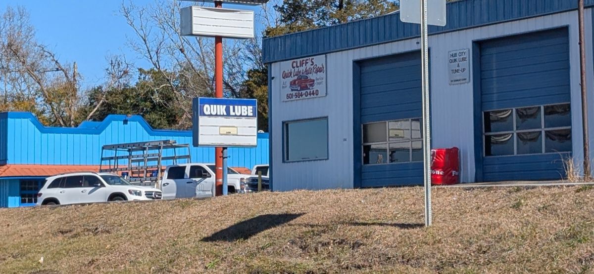 Cliff's Quick Lube auto repair shop in Hattiesburg, MS